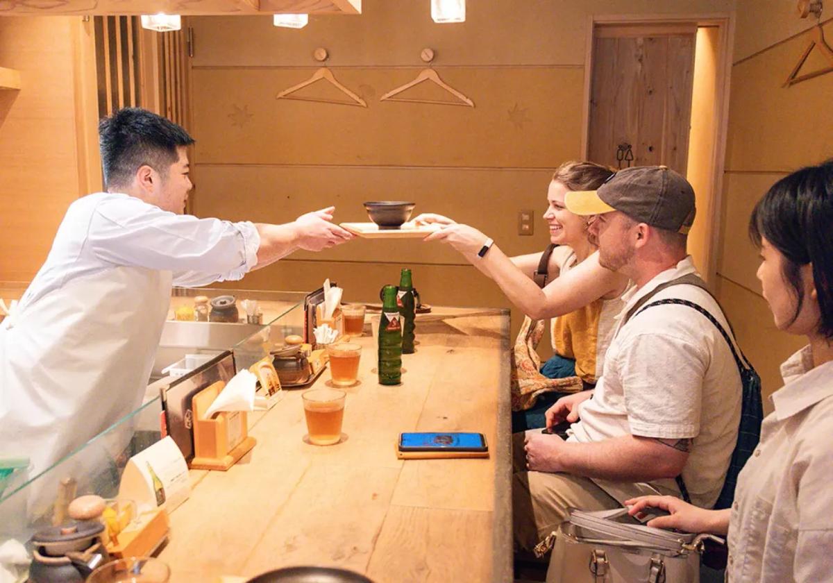 kyoto chef serving