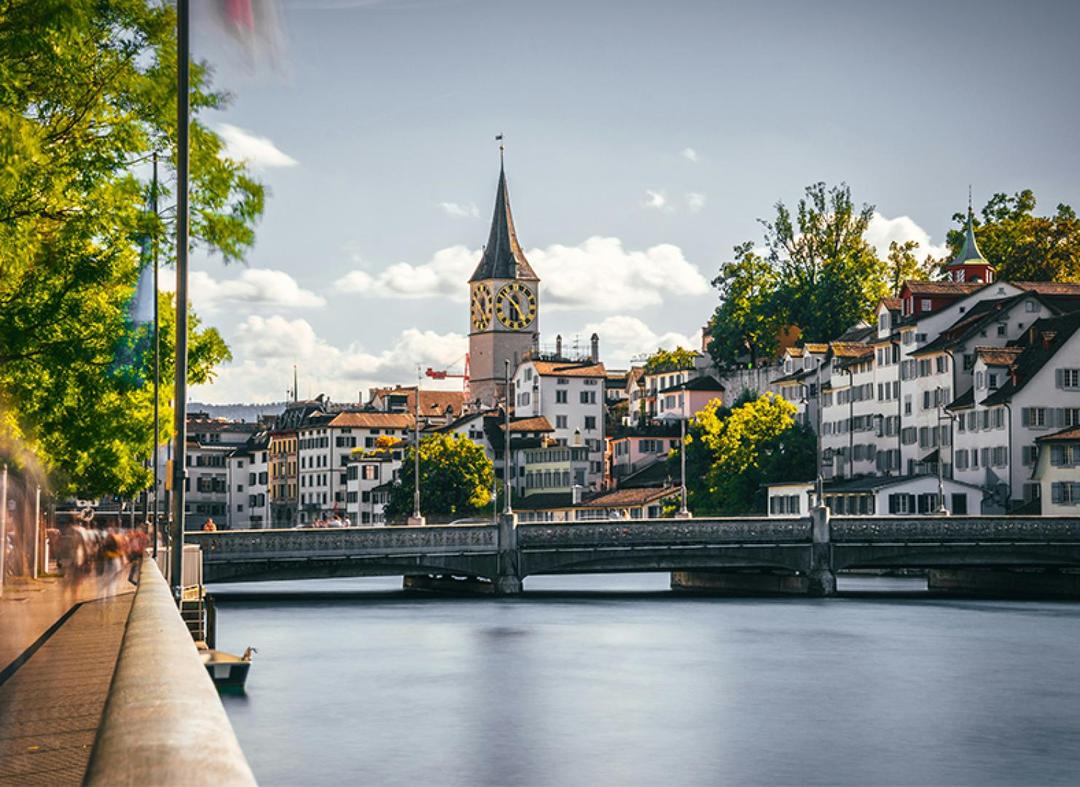 WHY ZÜRICH ALTSTADT?