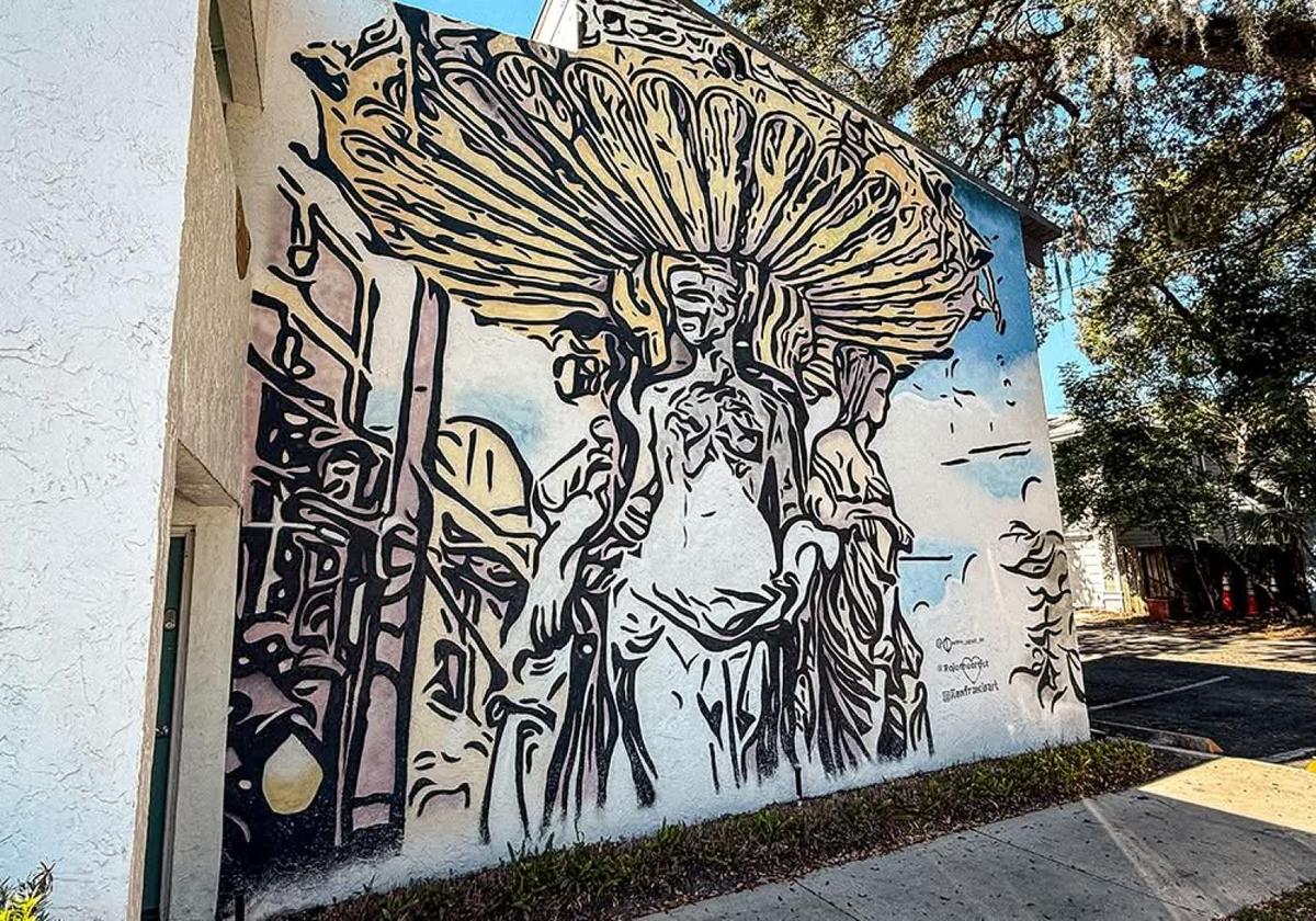 Downtown Orlando mural and street scene near the Orlando Food Tour