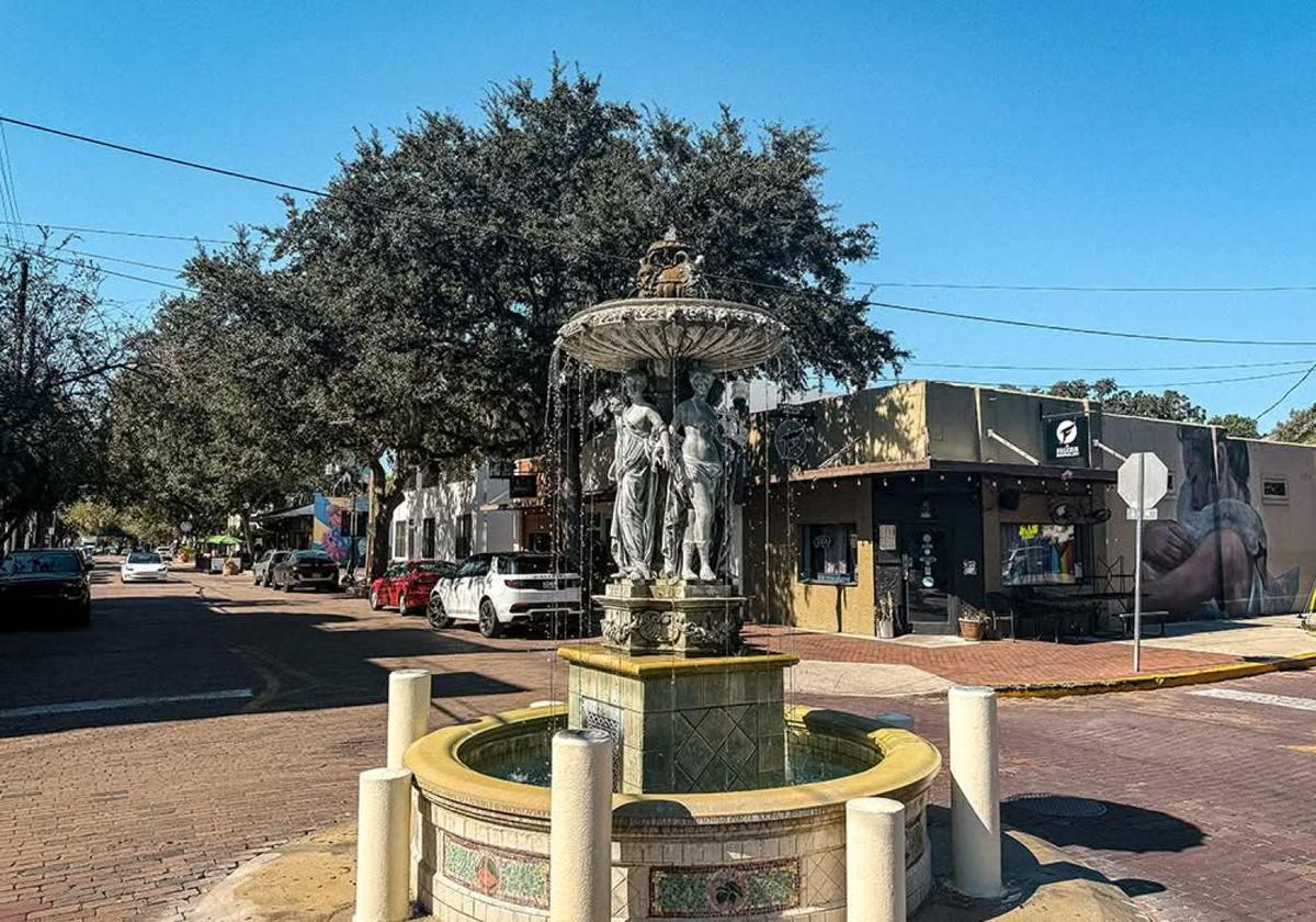 Historic fountain landmark in downtown Orlando along the Orlando Food Tour