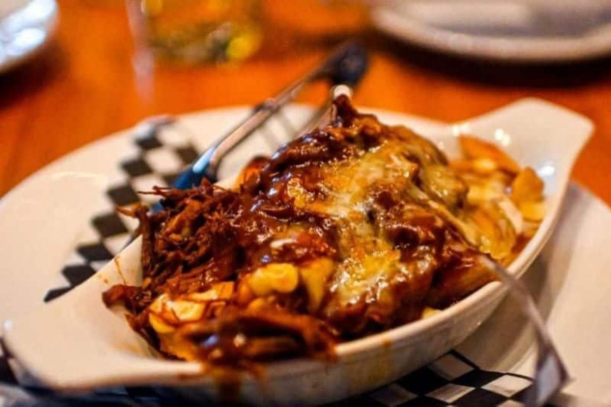 Pulled pork poutine