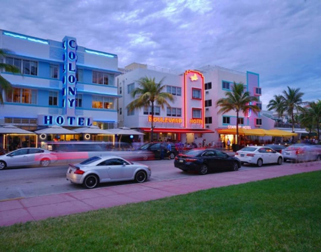 Miami Art Deco Walking