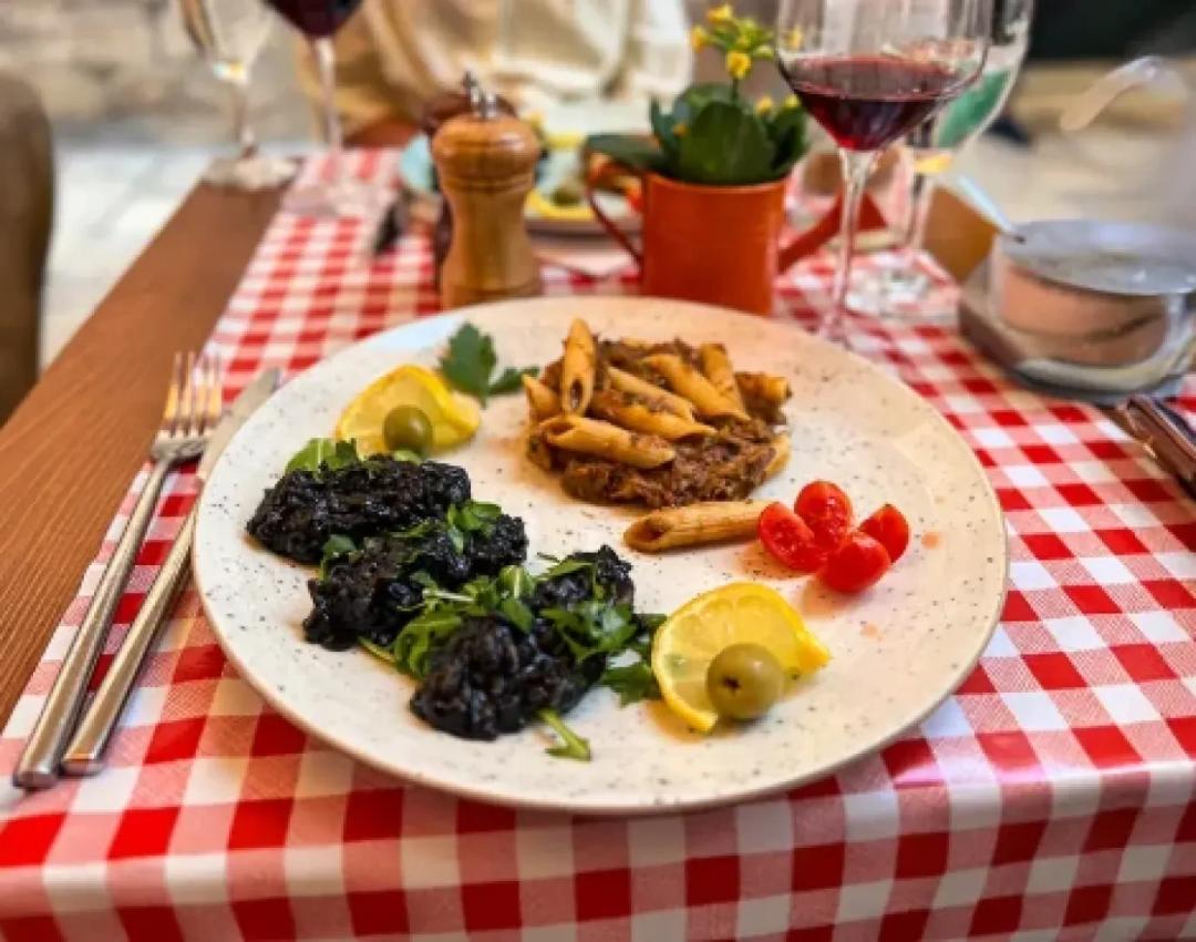Secret Food Tours: Dubrovnik - Food & History
